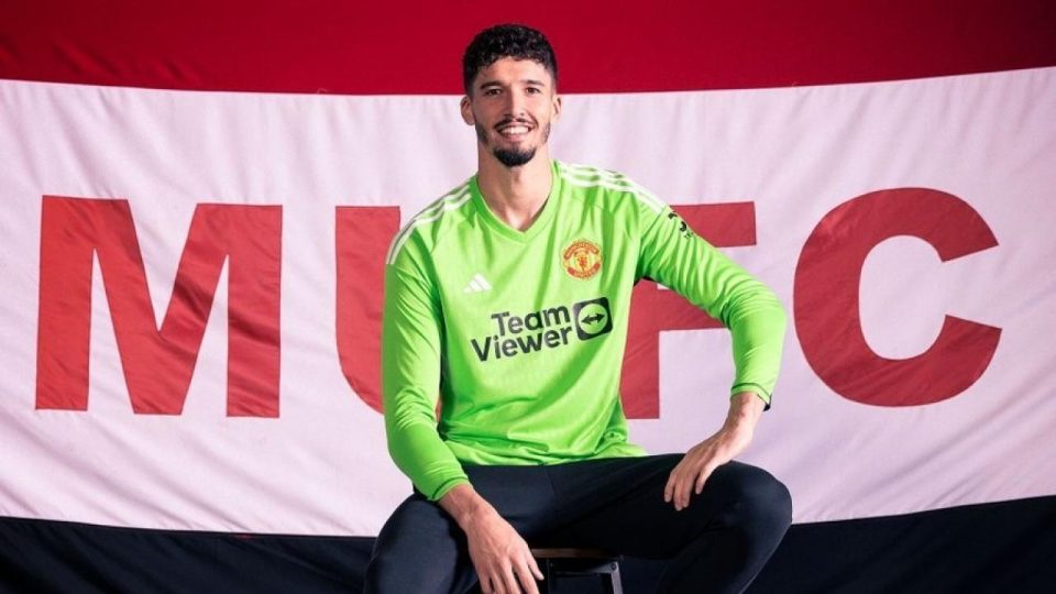 Altay Bayındır Manchester’ın Şampiyonlar Ligi kadrosunda yer aldı