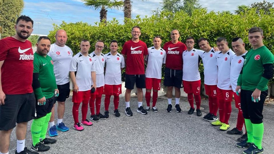 Down sendromlular futsal ve basketbol milli takımları Avrupa şampiyonluğunun favorisi