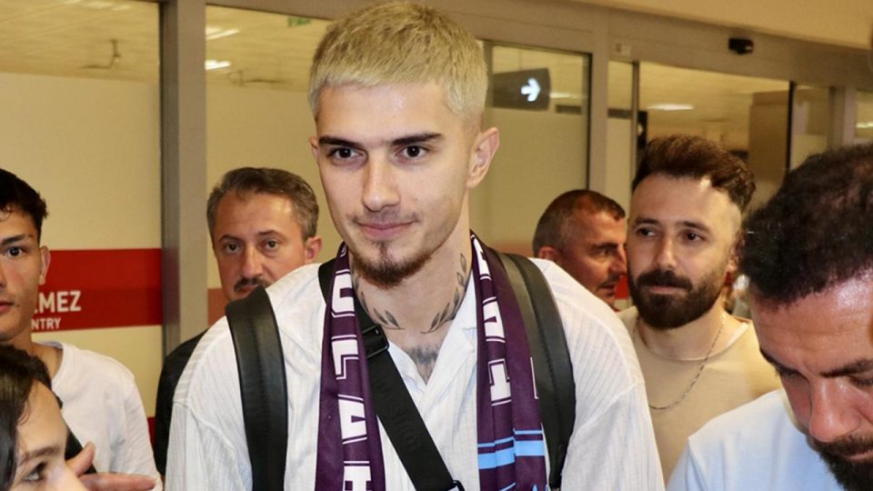Trabzonsporlu Berat Özdemir: Trabzonspor masadaysa benim için konu kapanmıştır