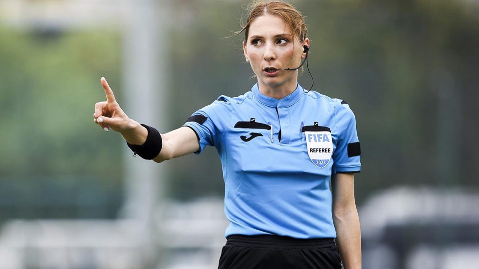 UEFA’dan kadın hakemlere görev